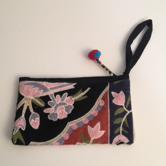 Beautiful Floral Embroidered Wristlet - Picture 2 of 4